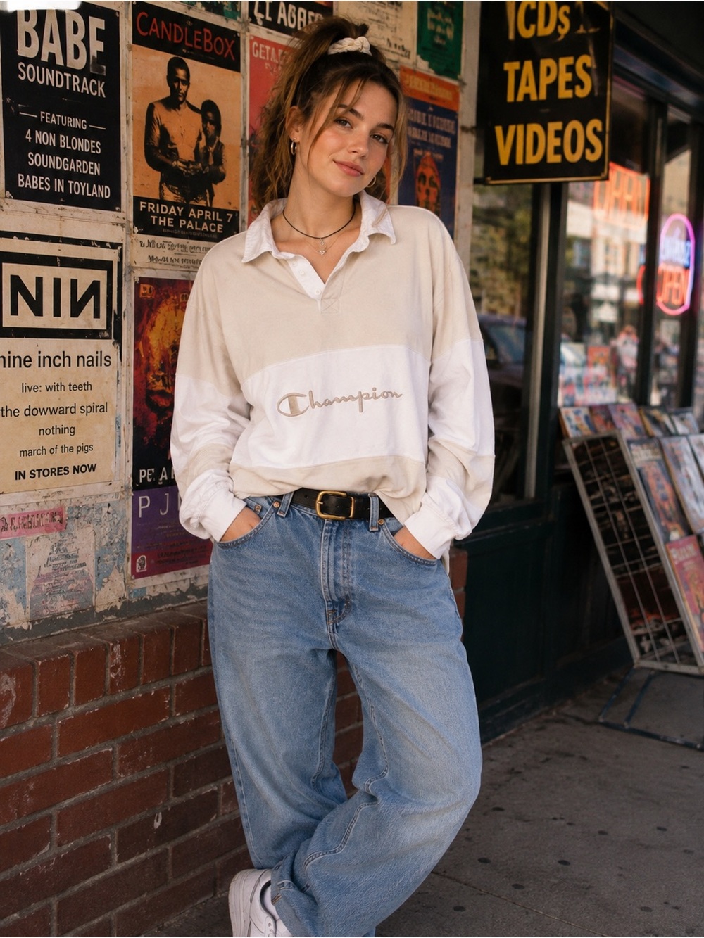 Champion Women's Light Beige and White Pullover 90s Retro 100% Cotton Vintage
